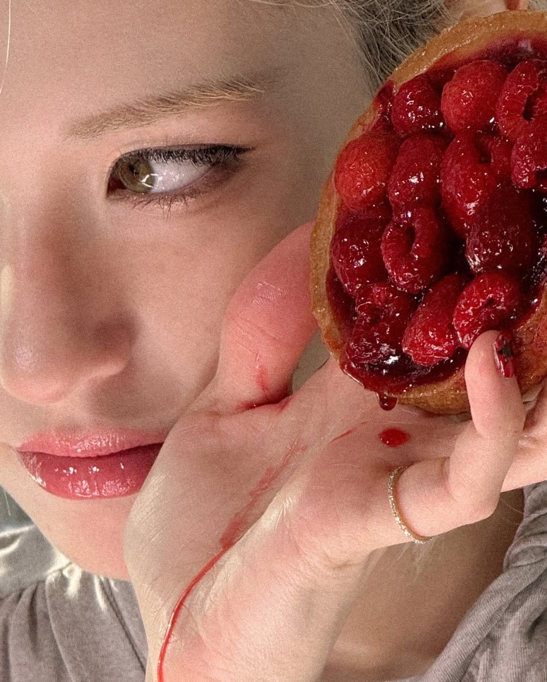 Photo shared by 글맆 GLYF on October 05, 2025 tagging @somsomi0309. May be an image of 1 person, pomegranate, pie and text.