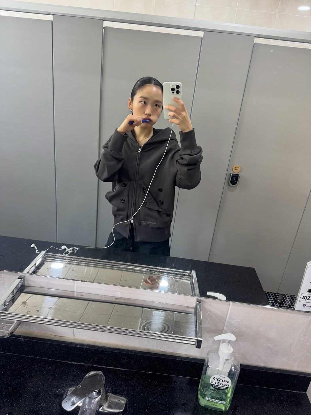 sonabeenee 게시물 이미지: 🪥🧼🫧🧼🧼🫧🫧🫧