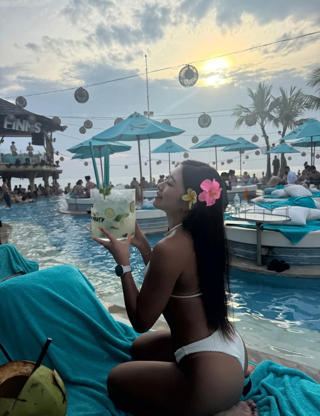 Photo shared by 서나 Sona on November 03, 2025 tagging @finnsbeachclub. May be an image of drink, coconut, cabana and text.