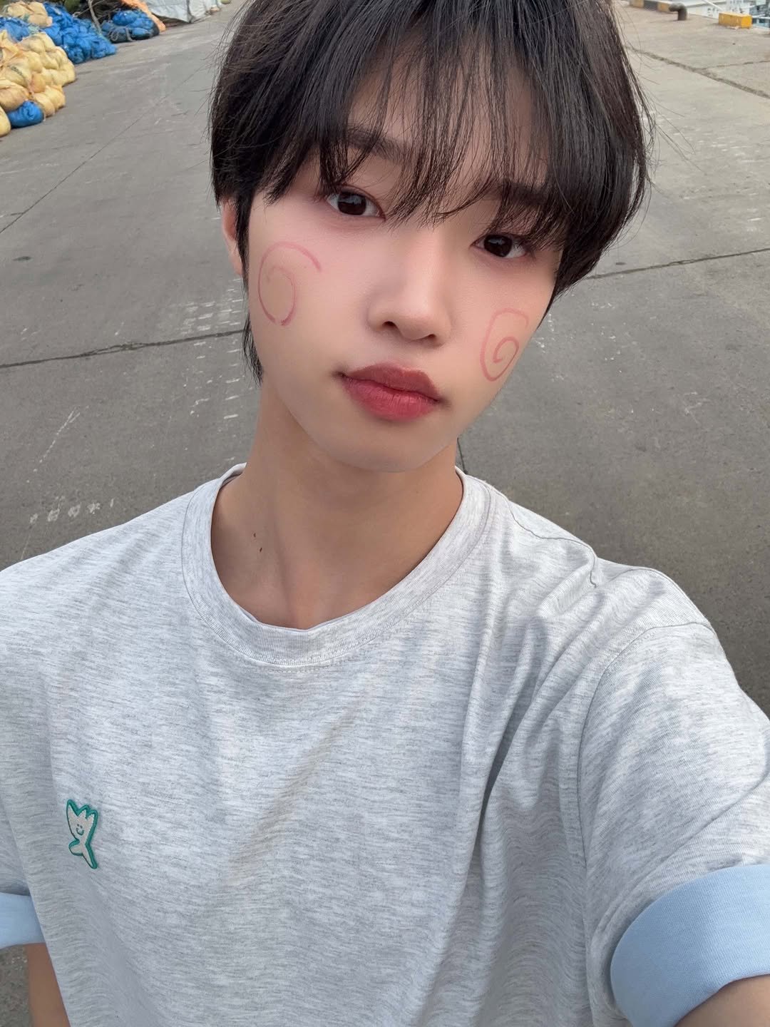 sondongpyo_dsp 게시물 이미지: [⏰]
잠시 후 오후 12시,
유튜브 <캐릭캐릭 채연이>에 동표가...