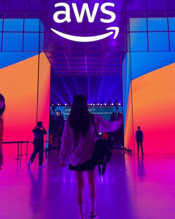 song_ping7 게시물 이미지: 좋은 기회로 AWS Summit 초대받아서 다녀왔습니다 :)

생성형 AI가 어떻게...