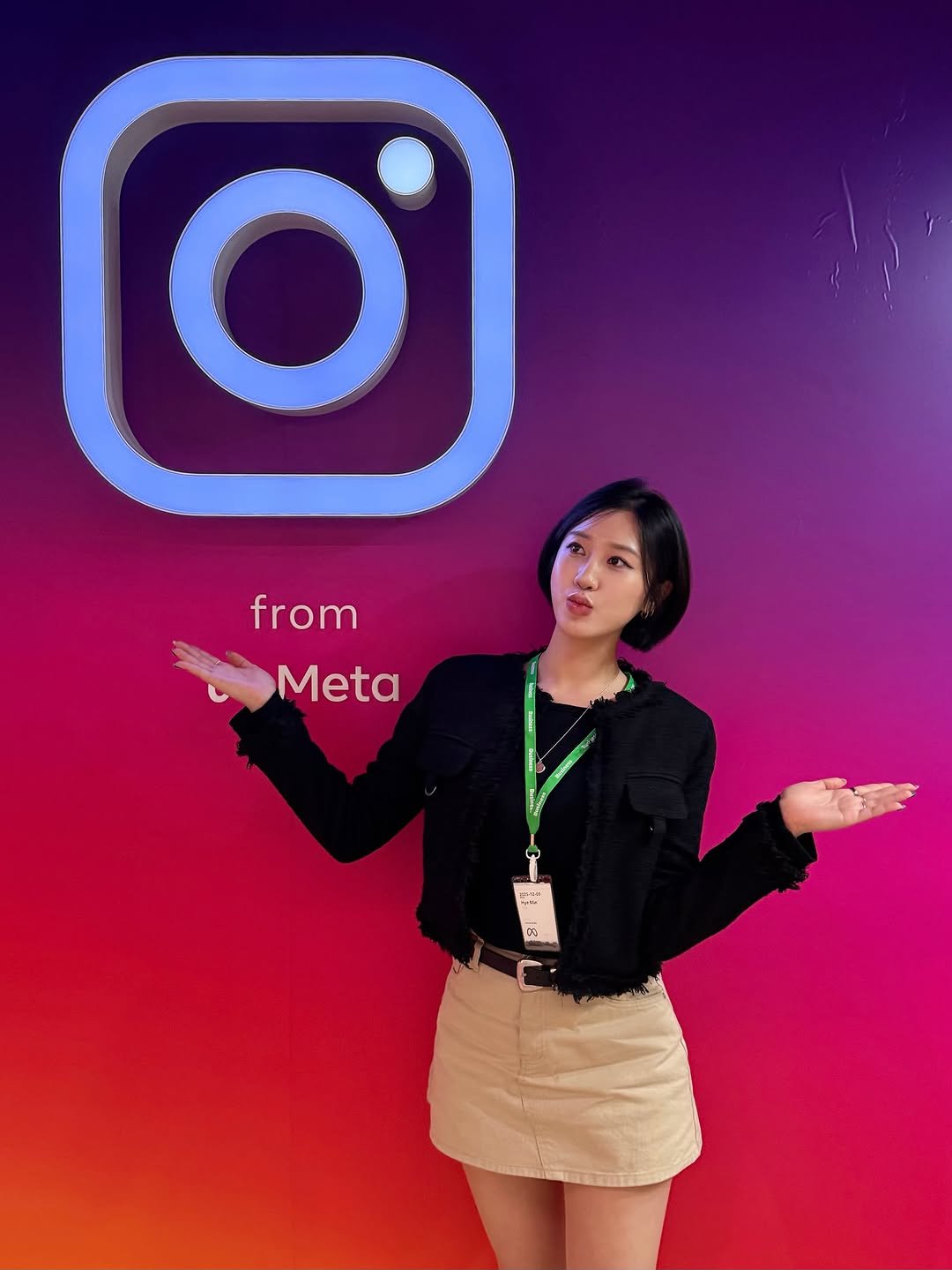 Photo by 송대표 • 송혜민 | 돈이 되는 콘텐츠💸 on December 02, 2025. May be a selfie of standing, phone and text that says 'from Meta 匠'.