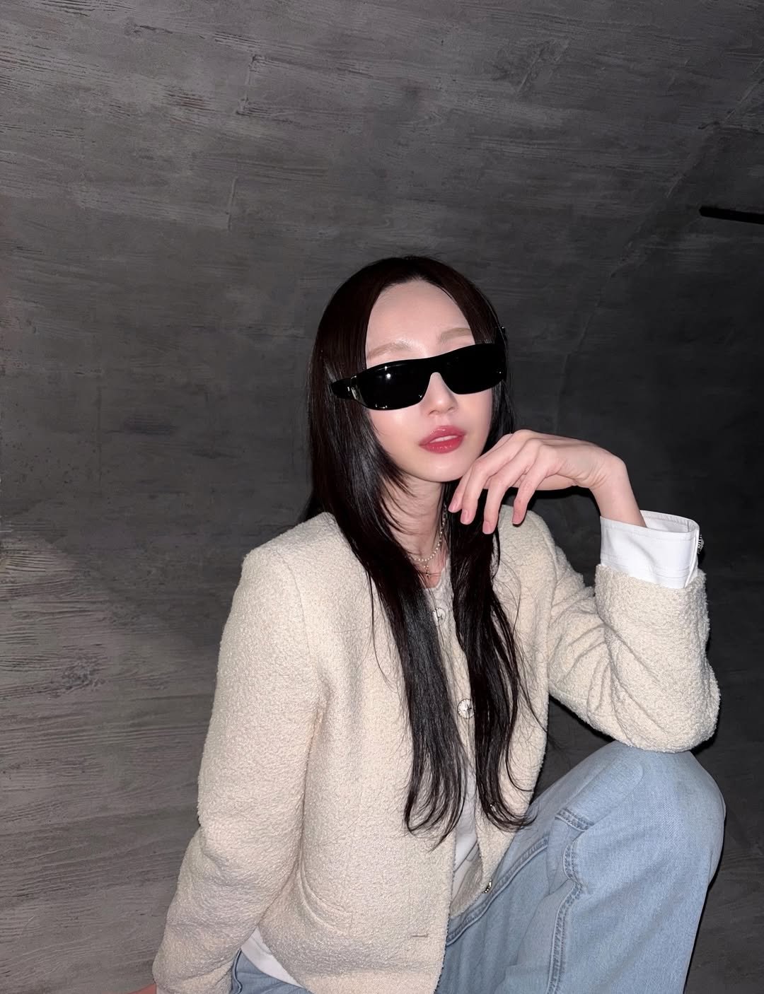 Photo shared by song han hee on November 29, 2025 tagging @songhanhee55, @blueelephant.co, and @yoonturl.