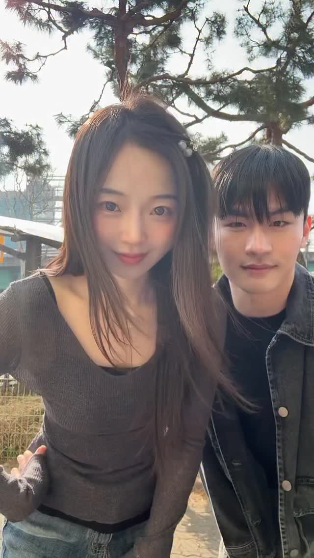 songja0u0 게시물 이미지: 아웅다웅 성공버전.
릴스 찍자고 만나서 진짜 릴스만 200번 찍음ㅋㅋㅋㅋㅋㅋㅋㅋ