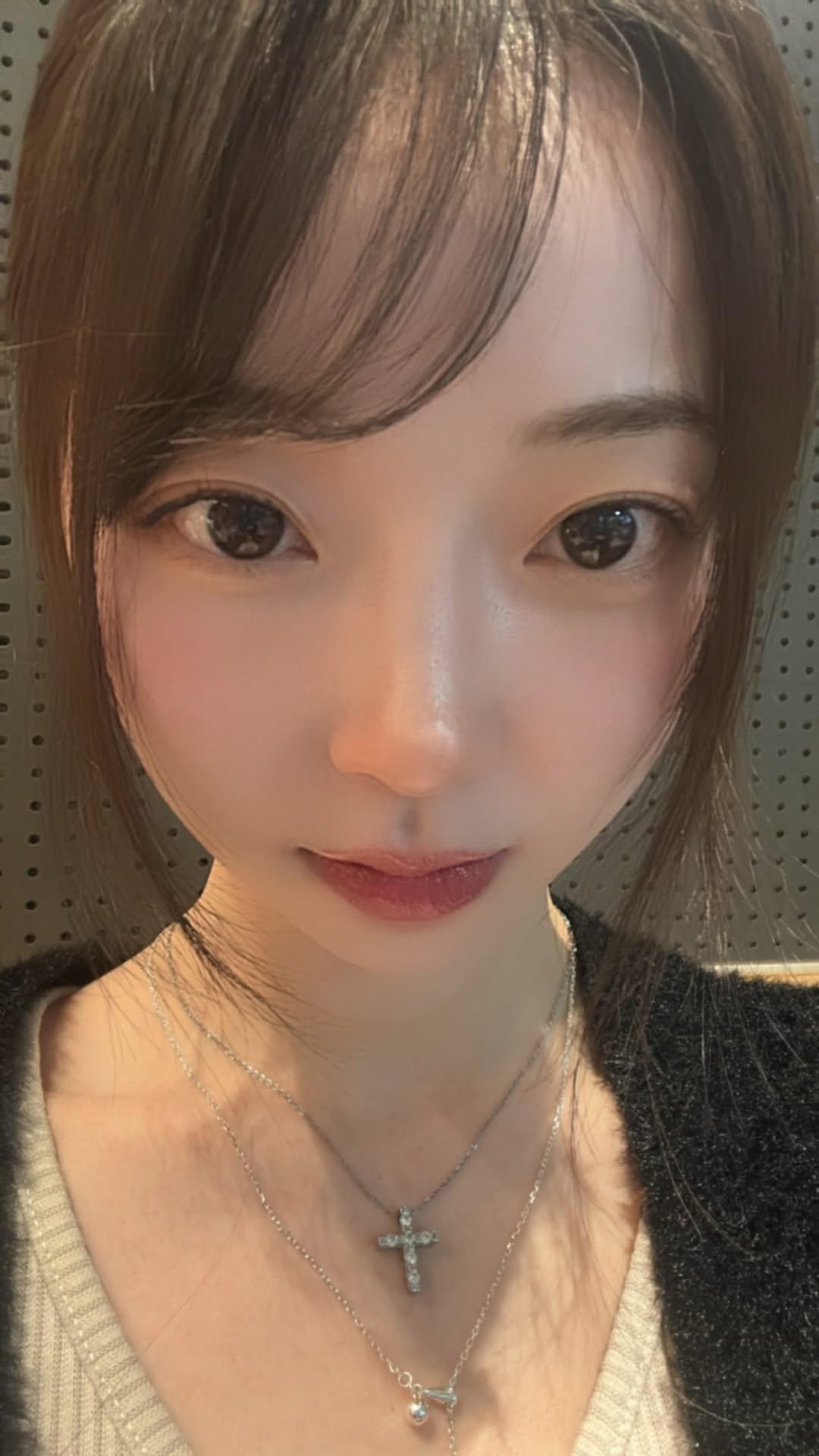 songja0u0 게시물 이미지: 낮잠 자고 인나서 갑자기 꼴깝떨고 싶어짐.
우는거 아니고 안구건조증이 심해서 눈을...