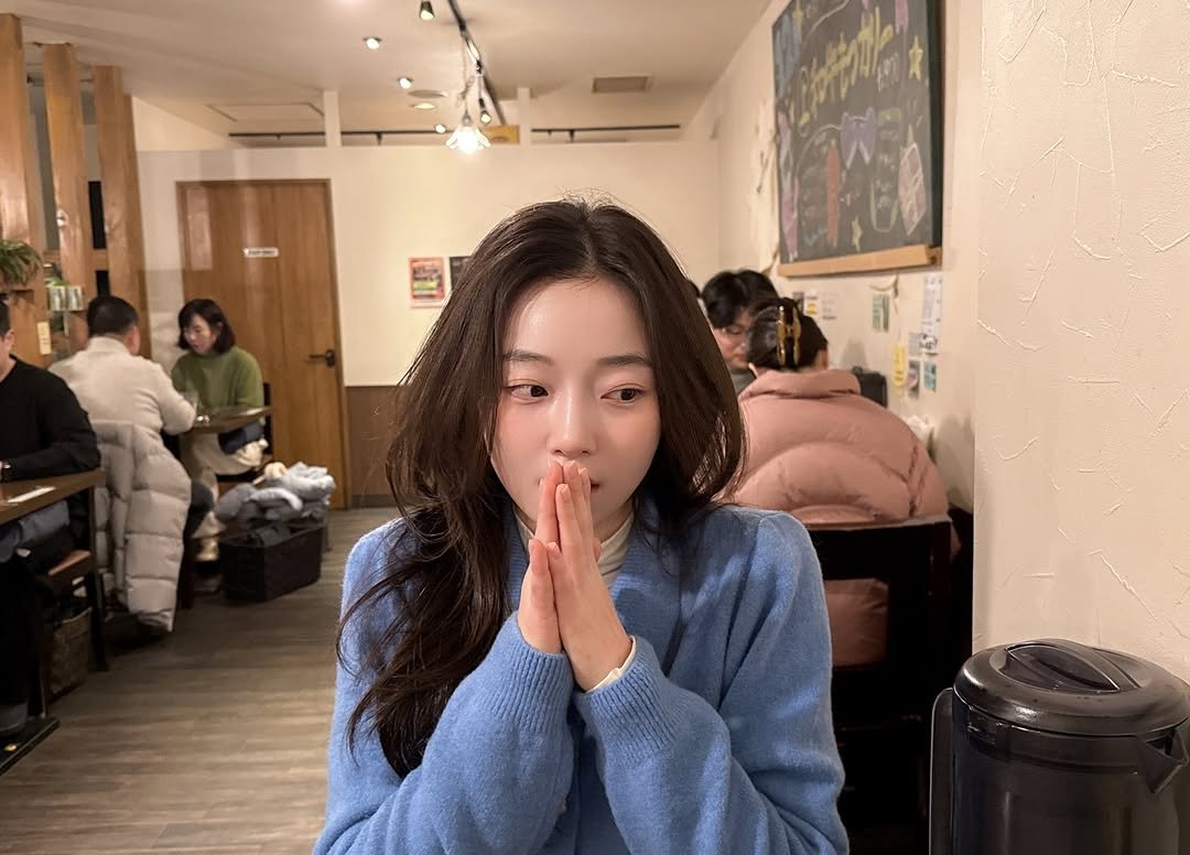 Photo by 송자영 SONG JA YOUNG on December 09, 2025. May be an image of one or more people, hair and text.