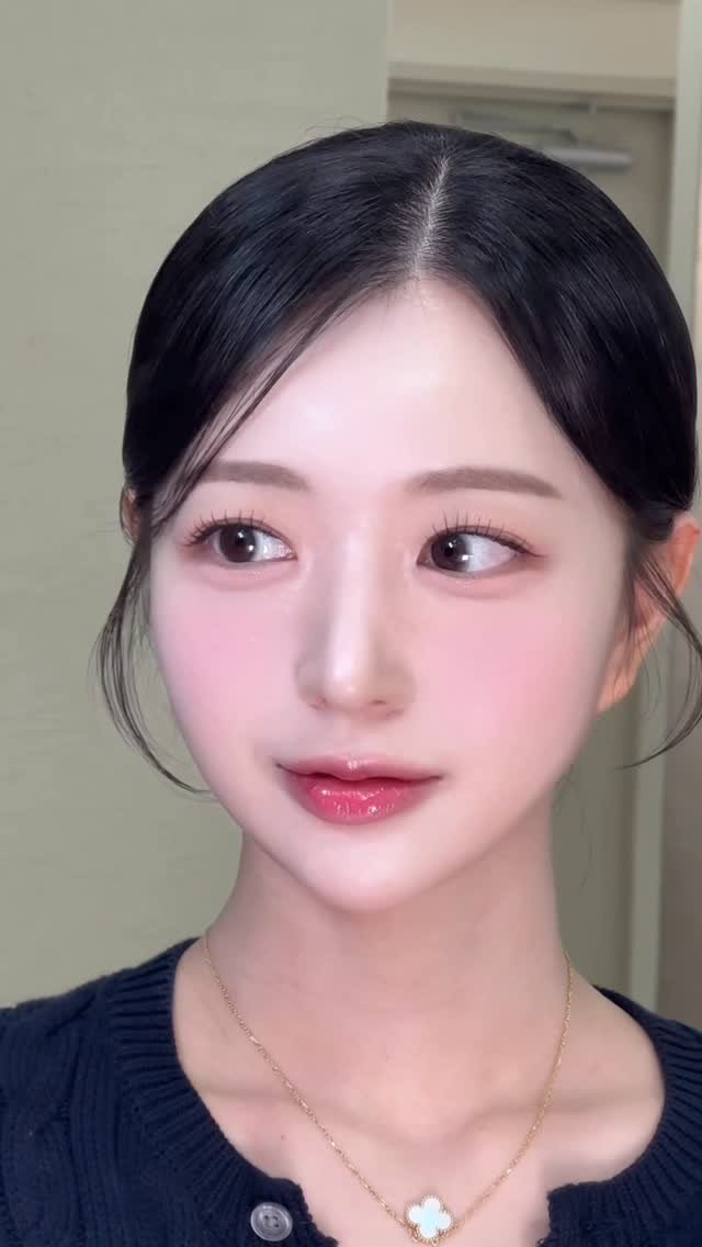 songmakeup__ 게시물 이미지: ⠀ 
고급스러운 핑크베이지 메이크업에 
가시번 포인투 🌷💞

ᴍᴀᴋᴇᴜᴘ...