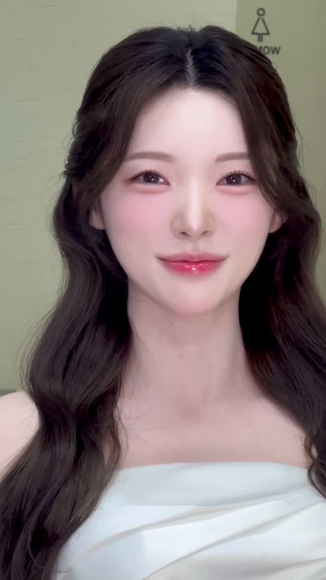 songmakeup__ 게시물 이미지: ⠀ 
단아하고 러블리하게 🌷
촬영에 맞춰 보송하고 펄감 없는 
깔끔한...