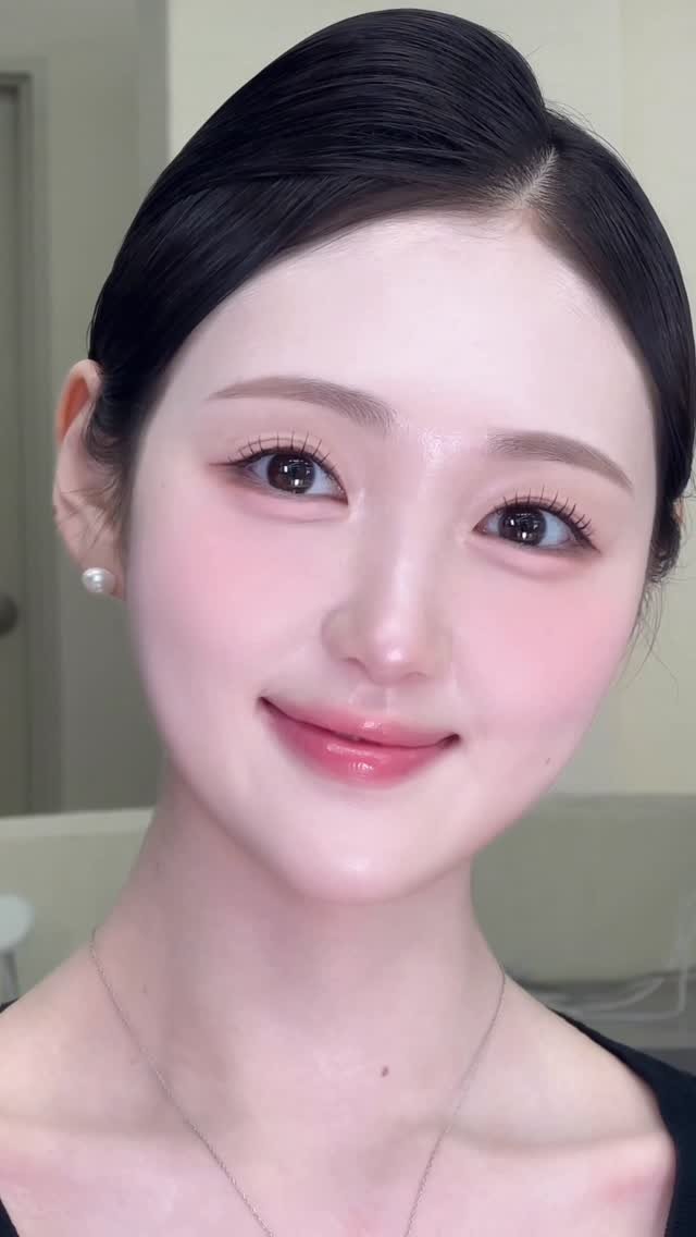 songmakeup__ 게시물 이미지: ⠀ 
오실때마다 늘 마음에 들어해주시고 
후기 남겨주시던 고객님 🌷🤍
항공사 합격...