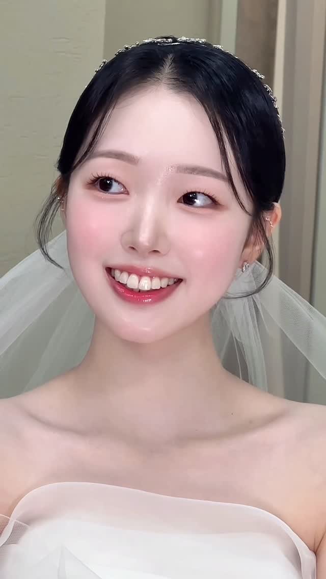 songmakeup__ 게시물 이미지: ⠀ 
사랑스러운 무쌍신부님 💞👰🏻‍♀️
촉촉한 피부표현에 맑은 음영메이크업...