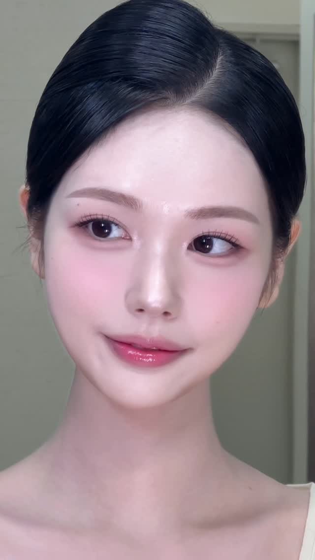 songmakeup__ 게시물 이미지: ⠀ 
맑고 깨끗한 승무원메이크업 🌷
핑크톤으로 화사하게 해드리기...