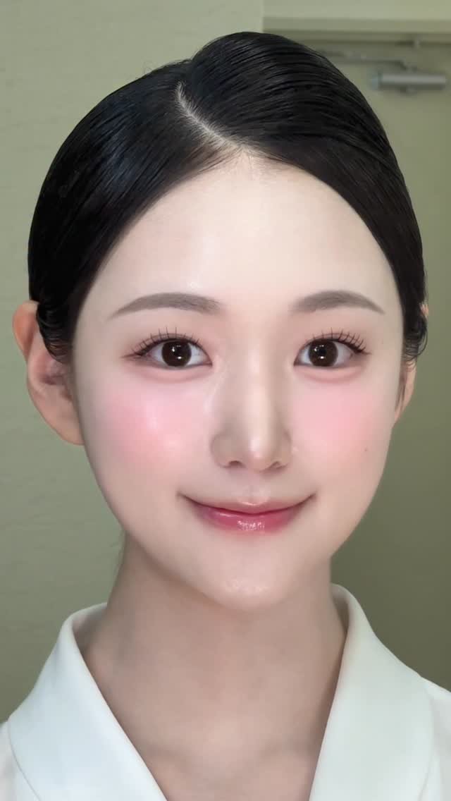 songmakeup__ 게시물 이미지: ⠀ 
승무원메이크업 정석 
맑은 핑크톤으로 물들이기 🌸💖💞💗

ᴍᴀᴋᴇᴜᴘ...