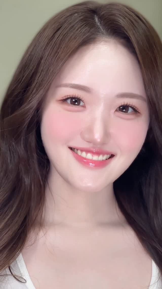 songmakeup__ 게시물 이미지: ⠀ 
복숭아 가득 살구코랄 메이크업 🍑🍊💗
핑크 한스푼 더해서 
더워보이지 않는...