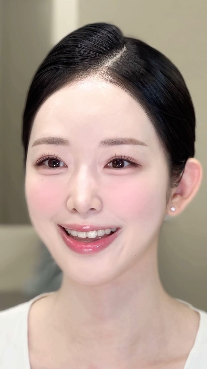 songmakeup__ 게시물 이미지: ⠀ 
항공사 합격 축하드려요 ! ✈️🤍
1차때 핑크핑크하게 해드리고 
최종에는...