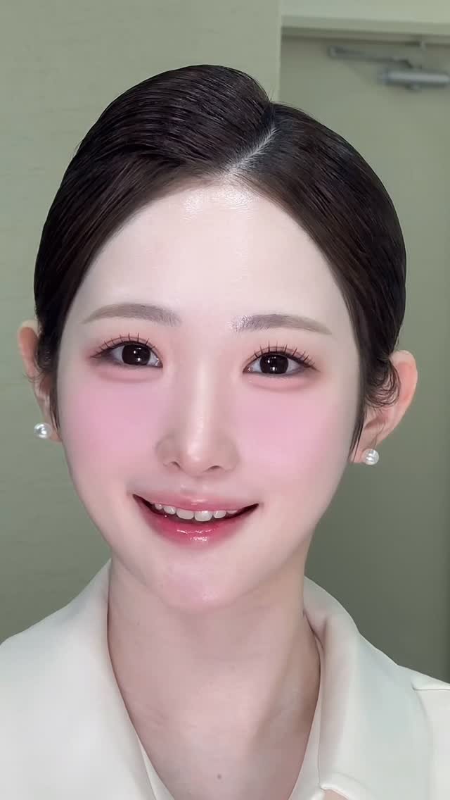 songmakeup__ 게시물 이미지: ⠀ 
항공사 합격을 축하드립니다 🤍🤍✈️
핑크톤으로 화사하게 
항공사가 추구하는...