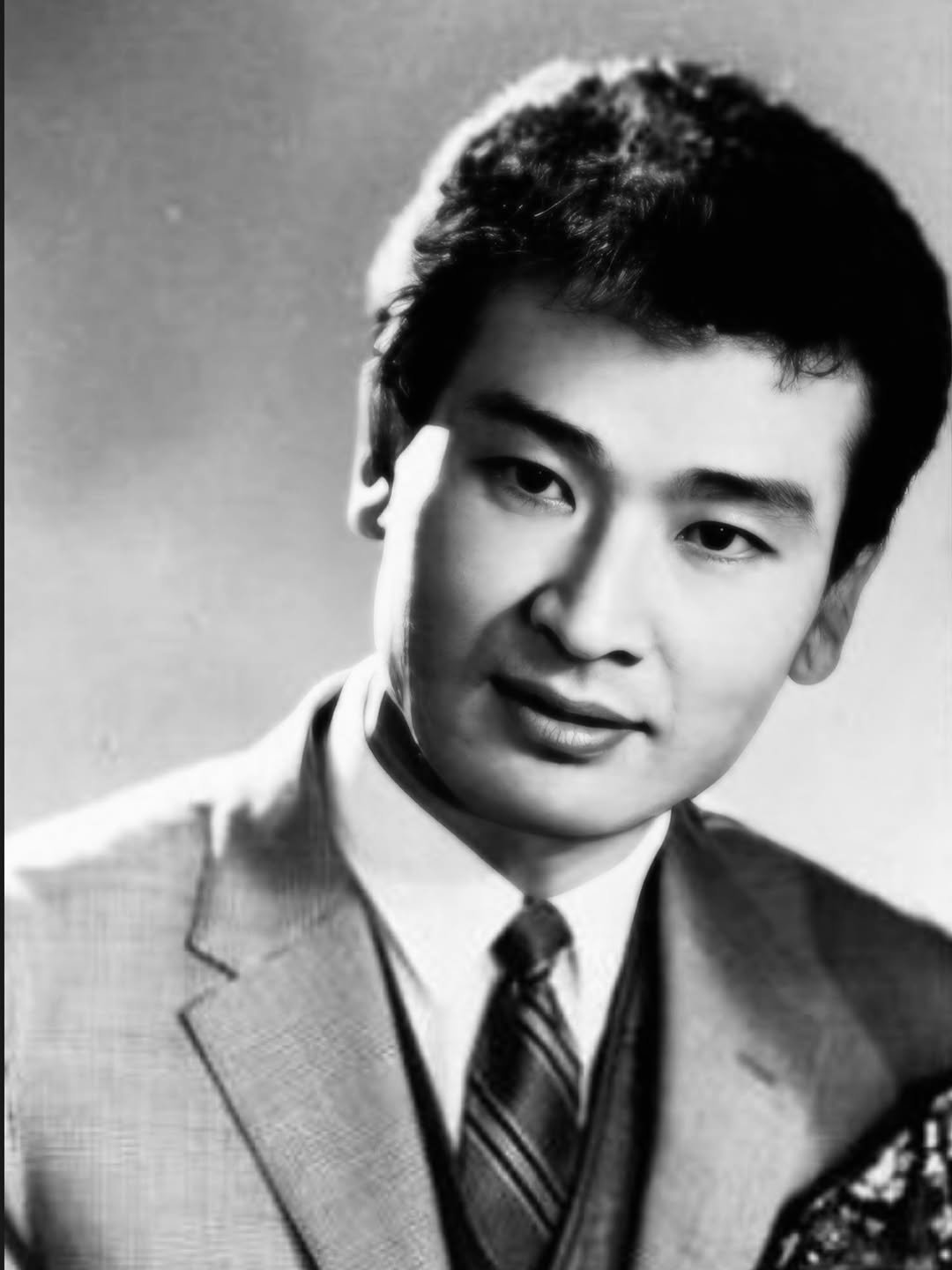 songseungheon1005 게시물 이미지: 선생님과 함께한 시간은 정말 큰 영광이었습니다.
깊은 연기와 따뜻한 마음,...