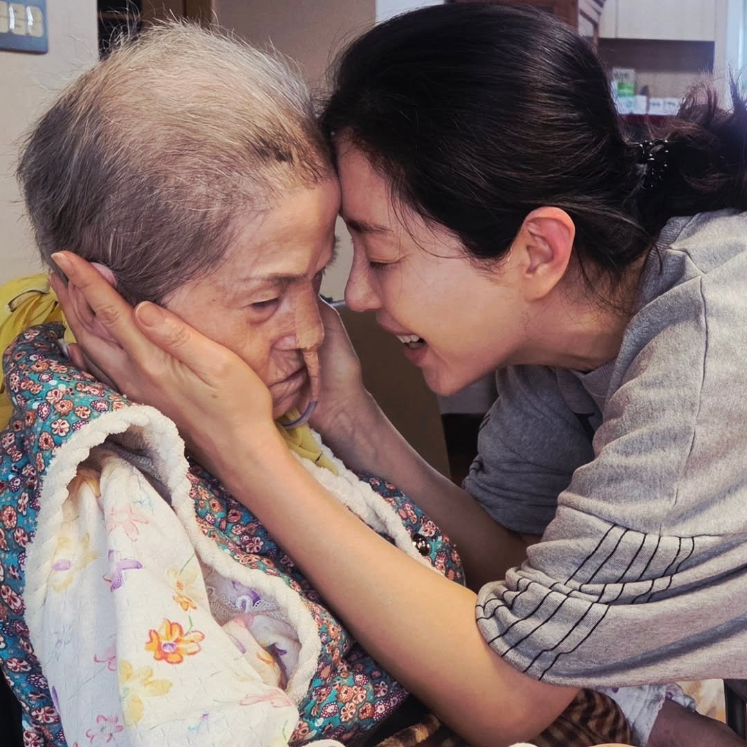 Photo by yoona on March 29, 2026. May be an image of one or more people, hospital and text.