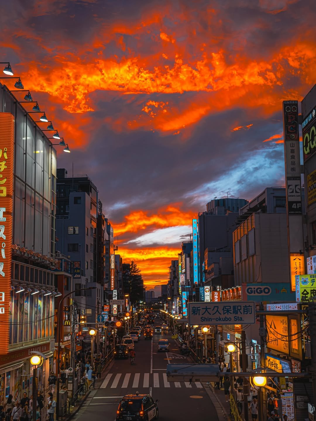 soni_tokyo 게시물 이미지: 🌇 서울엔 어제 하늘이 불타올랐다고 한다. 정말 오랫만에 보는 구름이 아닐 수...