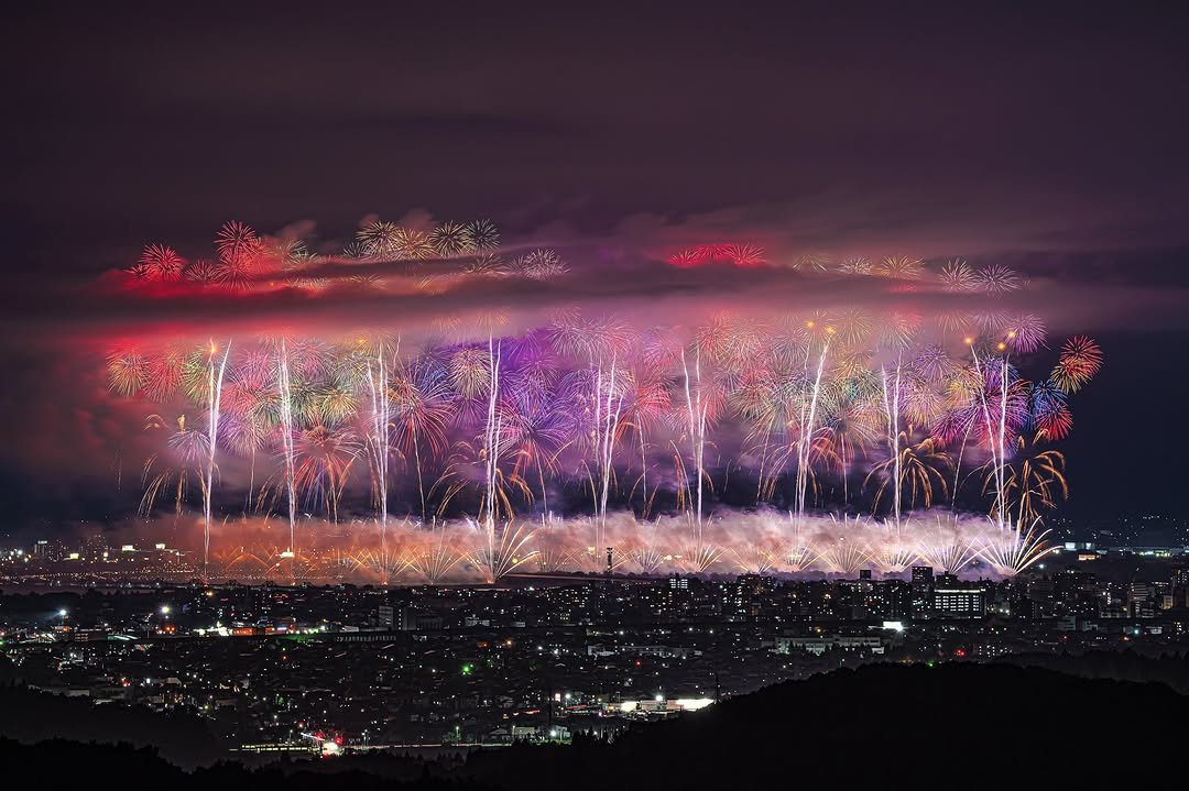soni_tokyo 게시물 이미지: 🎆 2026長岡まつり大花火大会🎆

나가오카 상공을 수놓은 무수한 불꽃놀이는 우리들의...