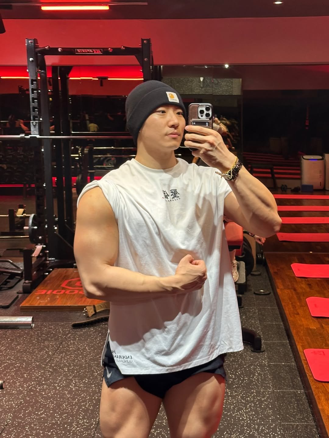 sonny__min 게시물 이미지: 비니쓰고 이제 운동 못하긋다
.
.
.
#헬스타그램