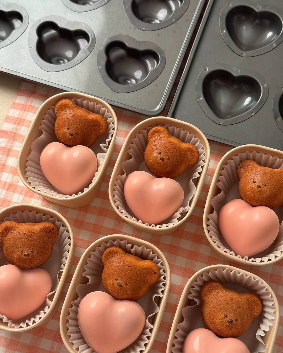 Photo by 소니 레시피 on February 04, 2026. May be an image of heart, cake, muffin and text.