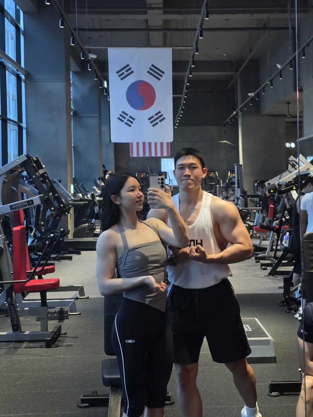 soog._.workout 게시물 이미지: 26.06.28

본가 내려간 김에 성민님(@sonslift) 만나서 운동하고...
