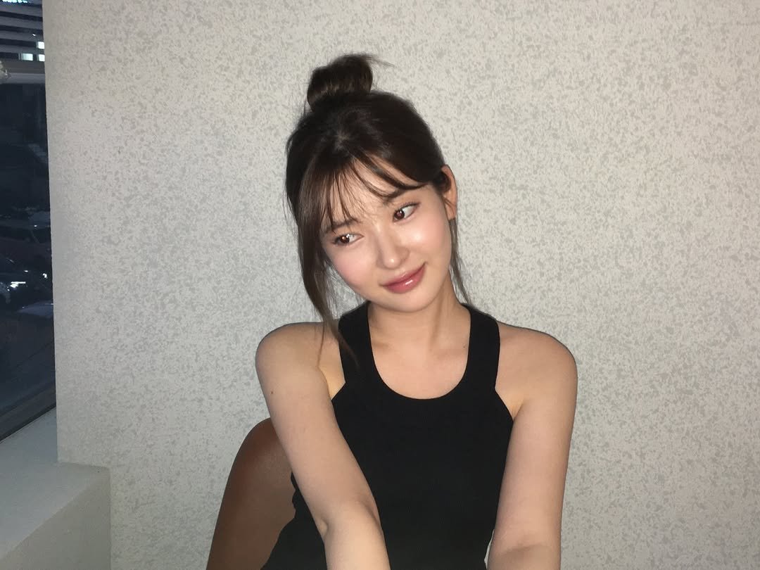 Photo by 조수민 Jo Soo Min on October 25, 2025. May be an image of one or more people, hair, top and text.