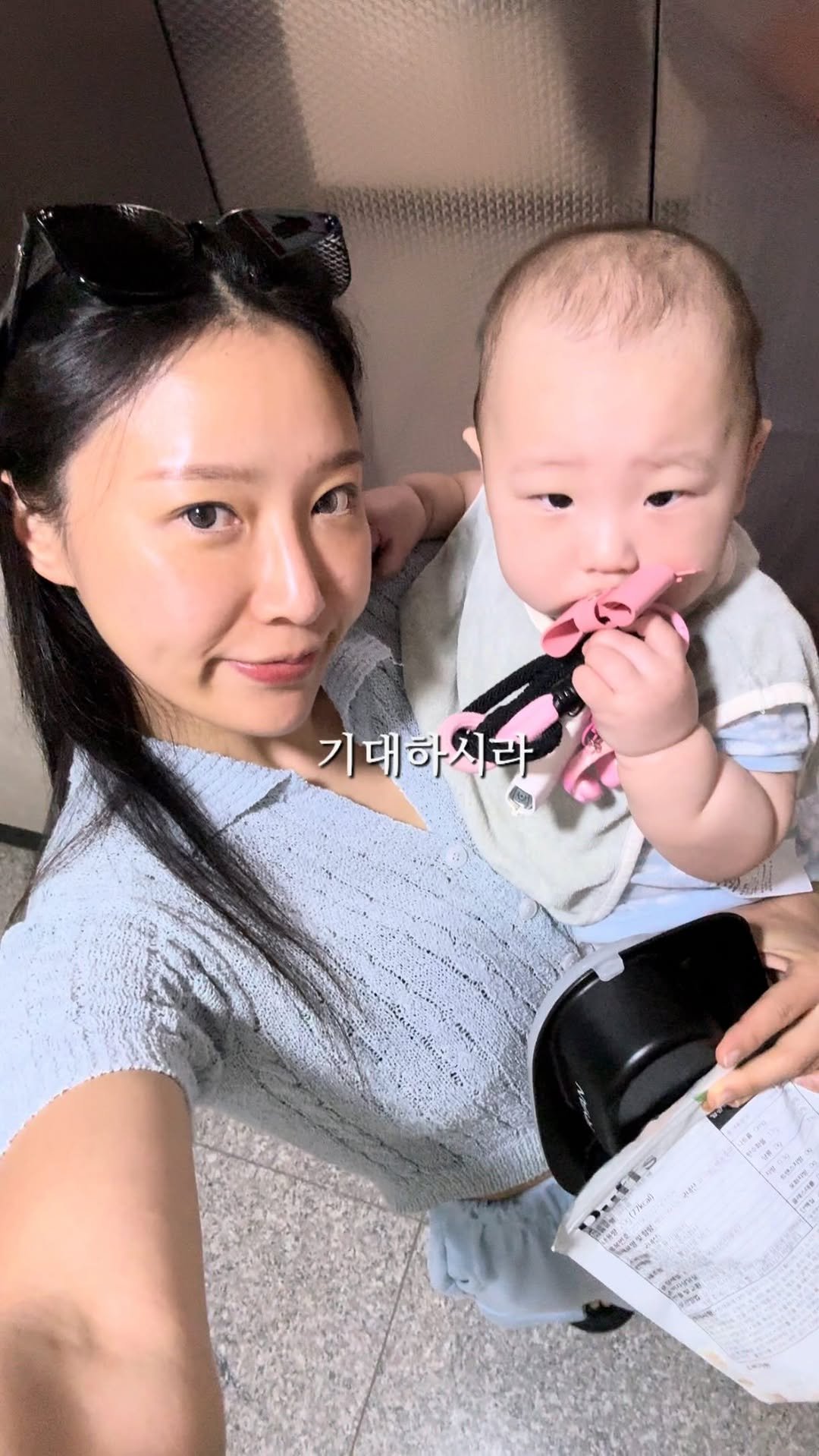 soovlyfit___ 게시물 이미지: 주말 토요일 집에 슈랑 둘이 있다가 
주전자 끓는 소리 들려서 급 탈출..ㅋㅋㅋ...