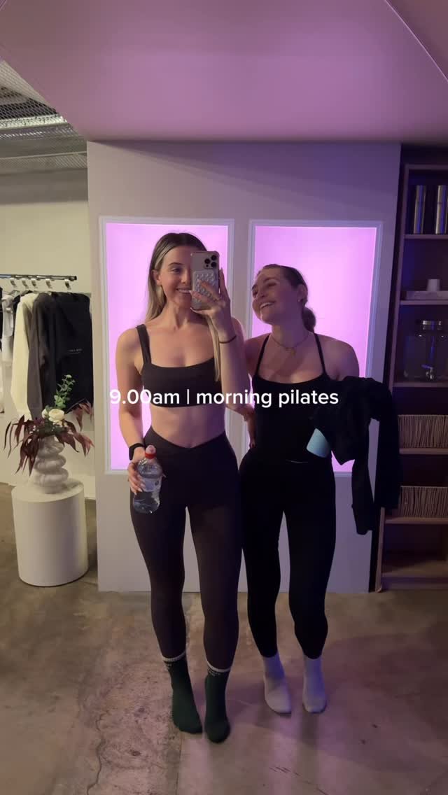 sophie.richards 게시물 이미지: Spend the day with me as a 29 year old women’s...