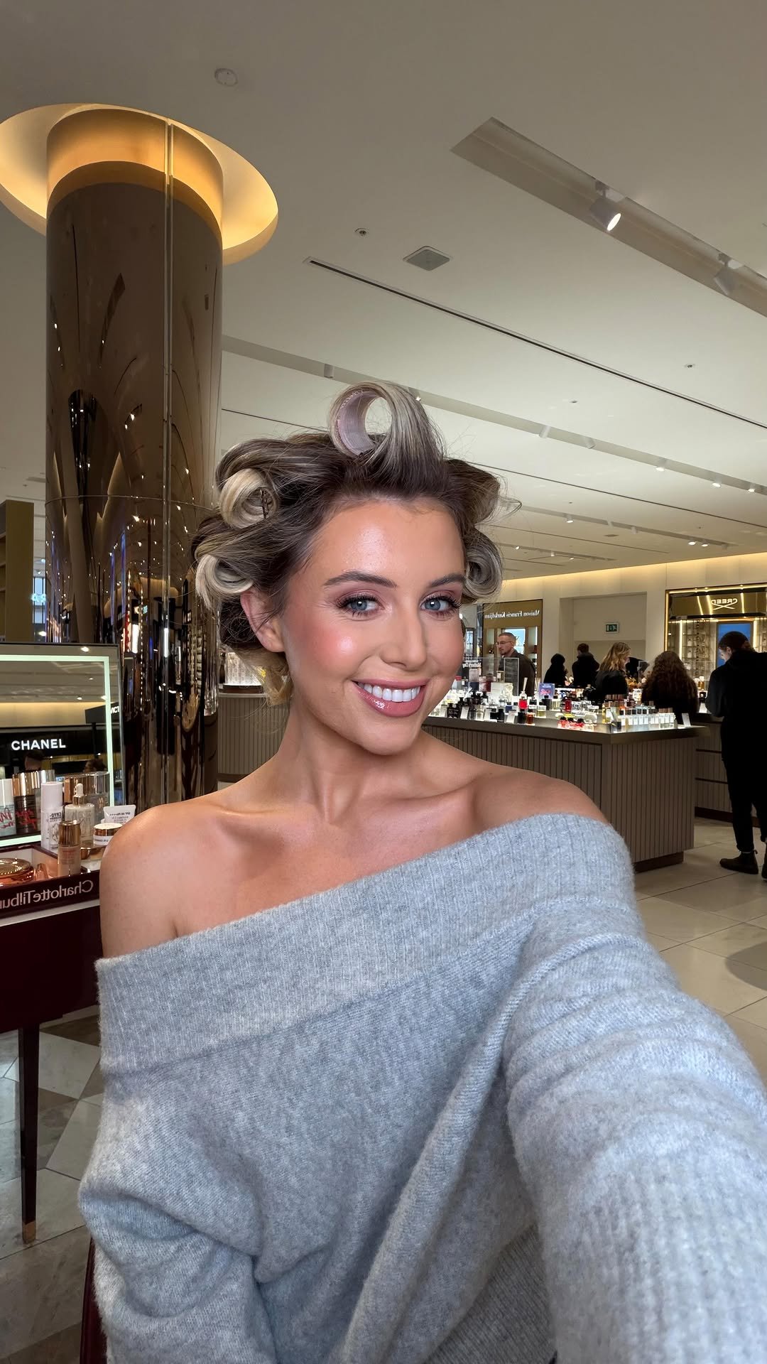 sophie.richards 게시물 이미지: PART 2: FULL GLAM FOR THE BRITS!! 

AHHH...