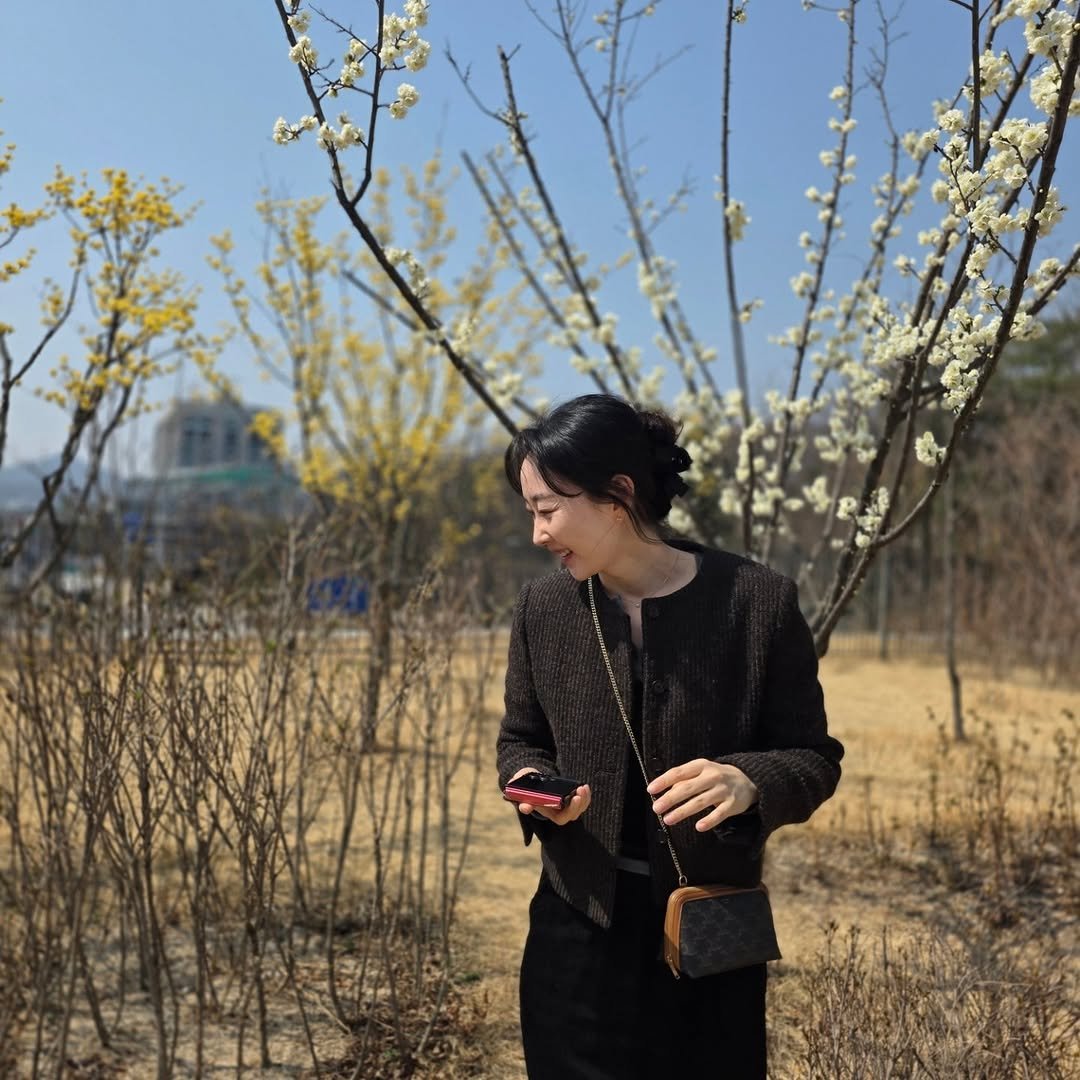 Photo by 이소라 on March 27, 2026. May be an image of stone-fruit tree and text.