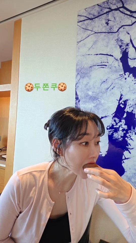 sora11o5 게시물 이미지: - 두쫀쿠🧆

#두쫀쿠 #두쫀쿠먹방 #두바이쫀득쿠키