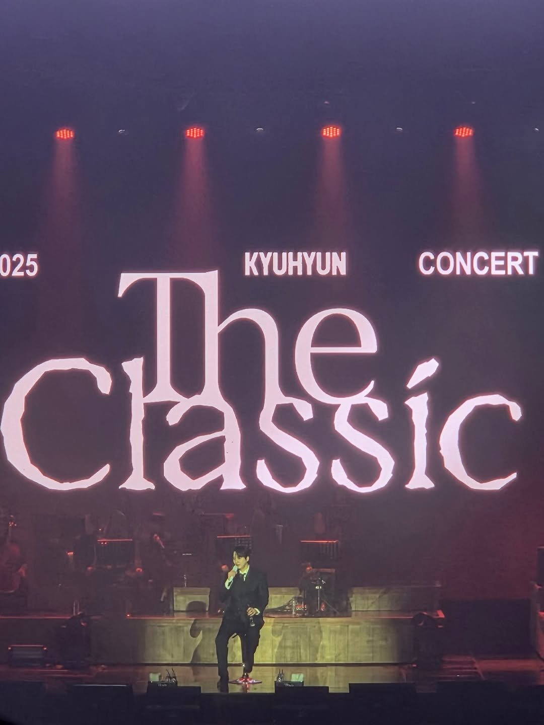 Photo by 이소라 on December 26, 2025. May be an image of concert and text that says 'll III 025 CONCERT Crassic 1 KYUHYUN'.