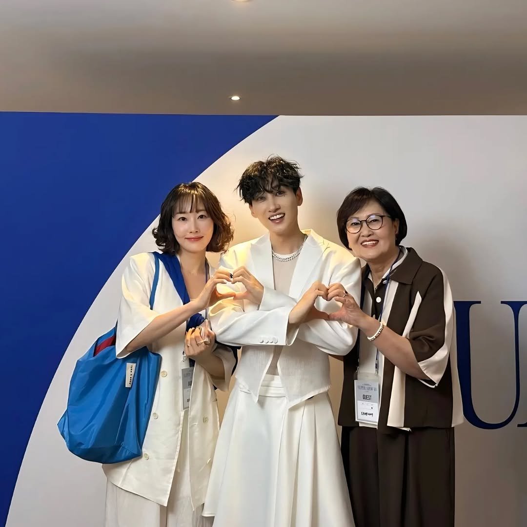 Photo shared by 이소라 on November 04, 2025 tagging @be4eunhyuk. May be an image of one or more people and hair.