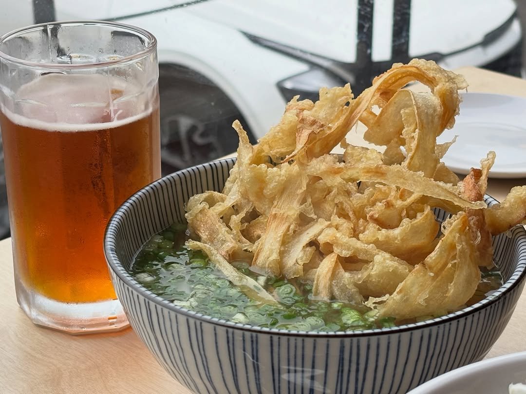 Photo by 책방 소리소문 on April 23, 2026. May be an image of ramen, noodles and text.