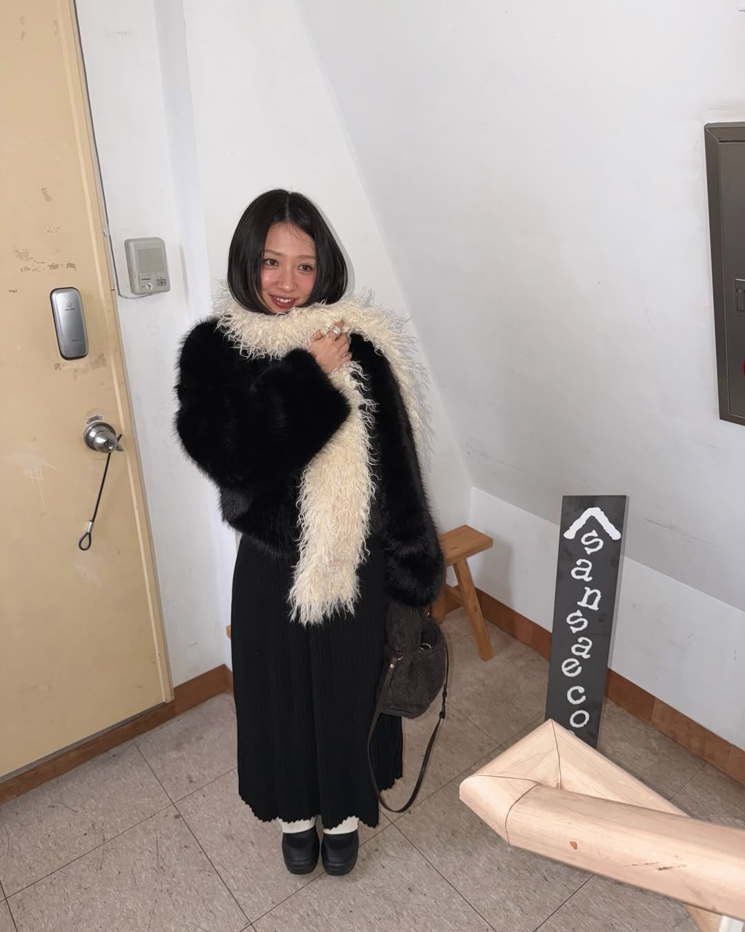 Photo shared by soso🫧 Kim dayoung on January 15, 2026 tagging @oursaalty, and @ponytail.shopper. May be an image of sable coat, goosedown coat, overcoat, duffle coat, cardigan, shawl, cloak, parka and text.