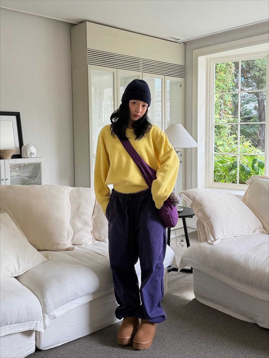 Photo by soso🫧 Kim dayoung on October 27, 2025. May be an image of pants, turtleneck, beret and text.