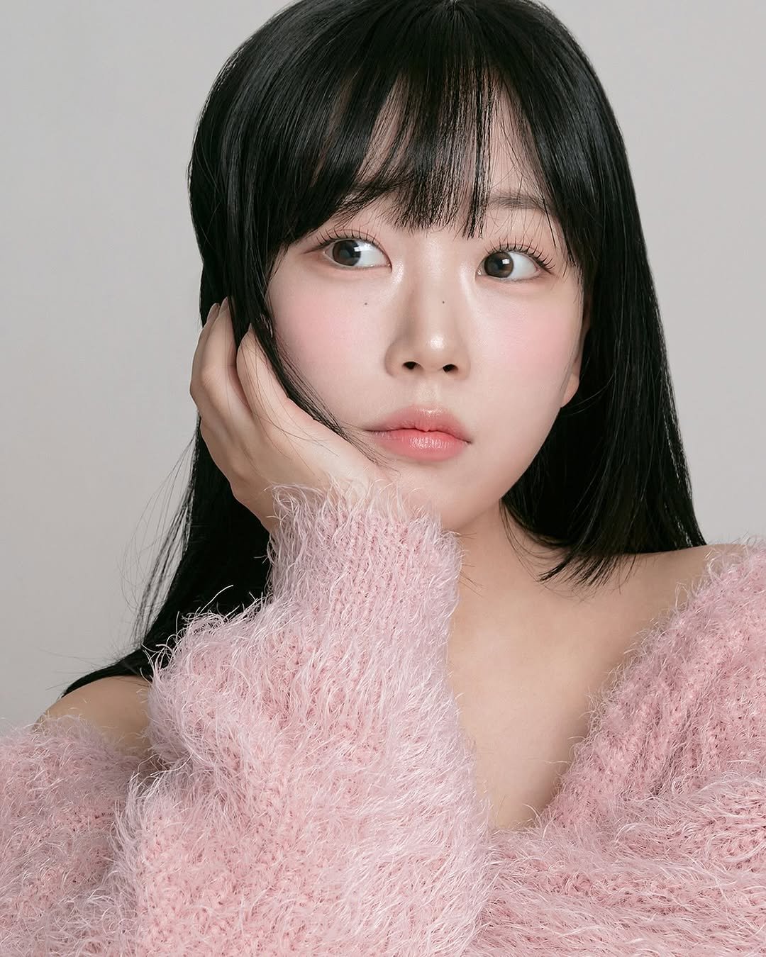 Photo shared by 소 연 soy🫒🐑 on February 15, 2024 tagging @olens_official, @mude_official, @naming.cosmetic, @dasique_official, @aoucosmetics, and @songmakeup__.