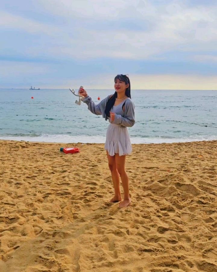 soyeon_0611 게시물 이미지: 날씨의 요정등장 🫶

사진잘찍히는 동작으로 시작한 속초여행🖤〰️😙
진짜 잘찍혔는데...