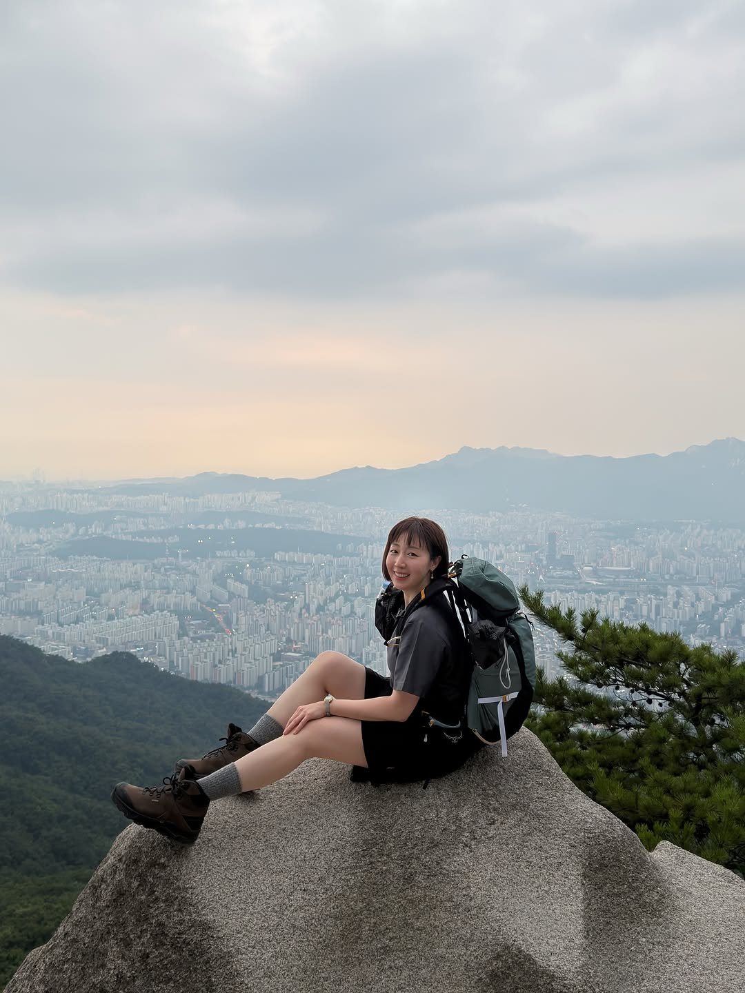 soyeonavid 게시물 이미지: 멋드러진 노을은 뿌연 비구름에 가려 보지 못했지만, 첫 야등은...
