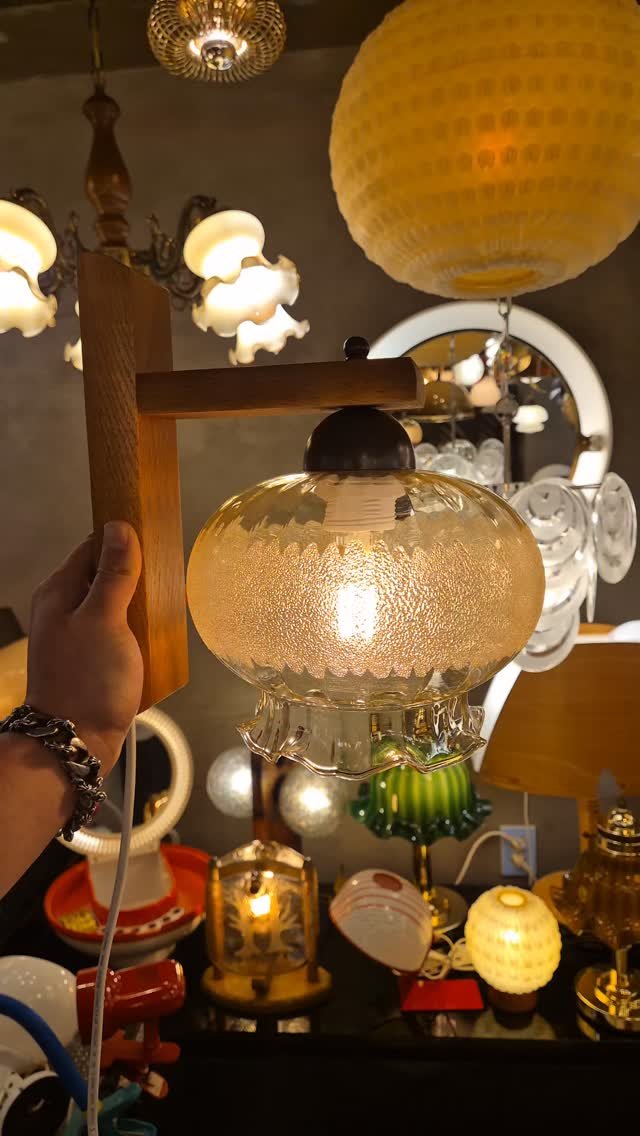 space.kauf.vintage1 게시물 이미지: 스페이스 에이지 벽 램프, 빈티지 침실 램프, Wall lamp
​
유럽 70's...