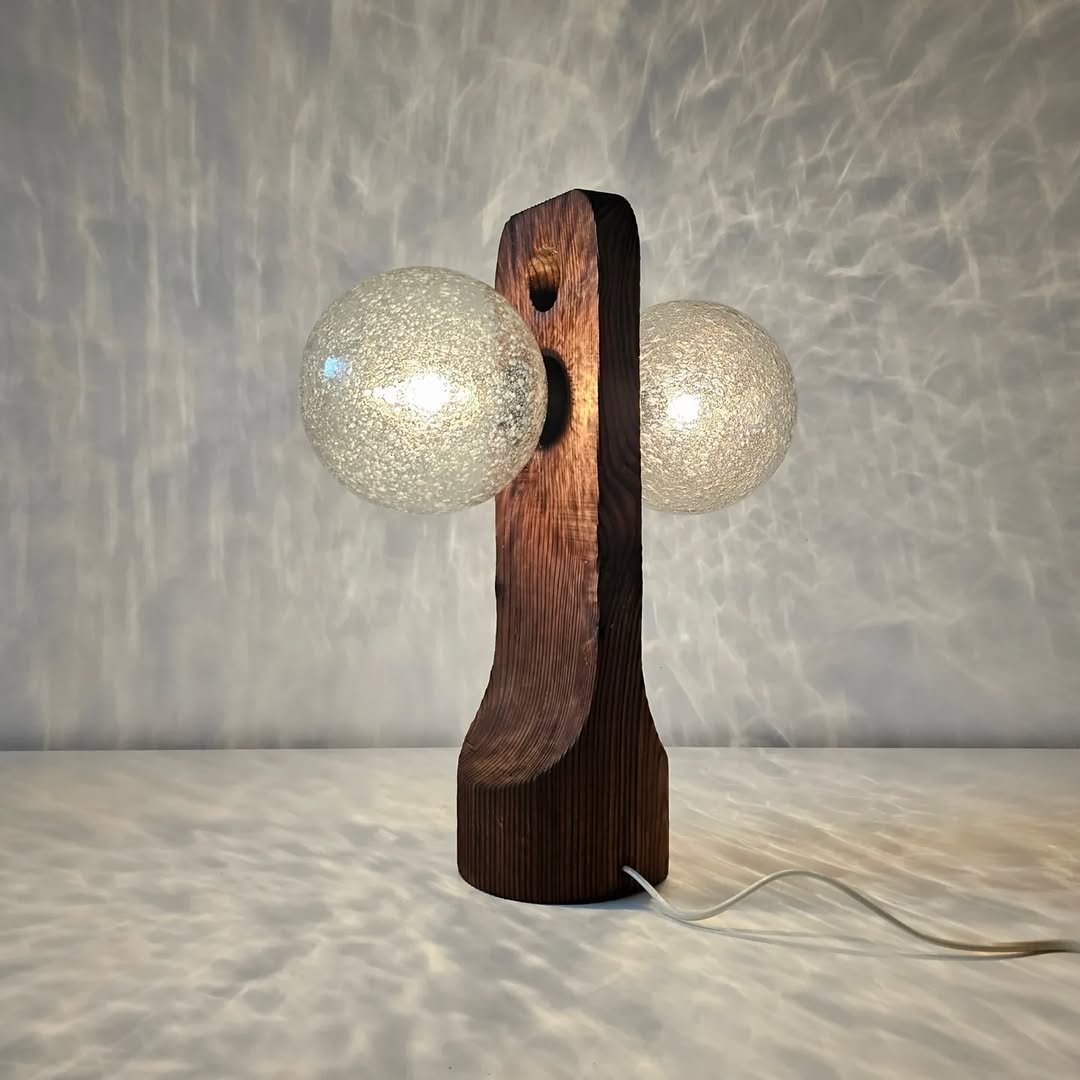 Photo by 스페이스 카우프 빈티지 / 빈티지조명.빈티지소품 on October 02, 2025. May be an image of lighting, lamp, lamp shade, lightbulb and text.