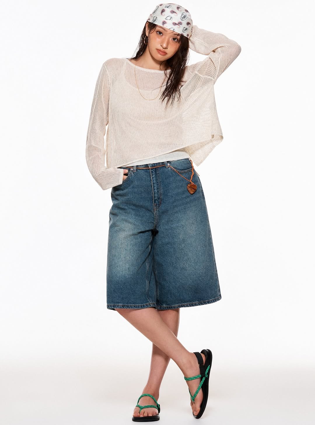 Photo by 스파오 on July 21, 2025. May be an image of 1 person, espadrilles, skirt, top, sandals and text.