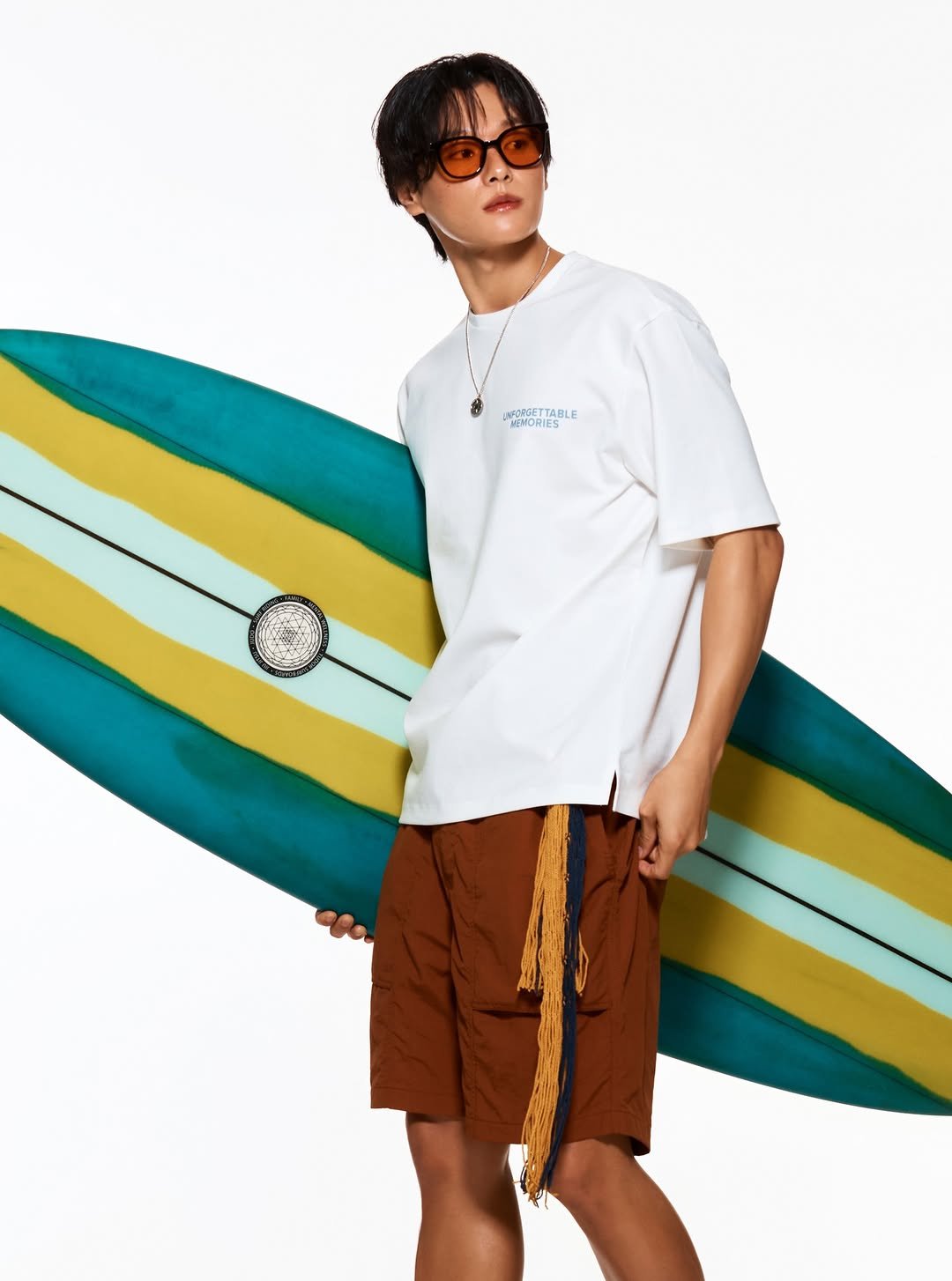 Photo by 스파오 on July 21, 2025. May be an image of 1 person, sportswear, shorts and text.
