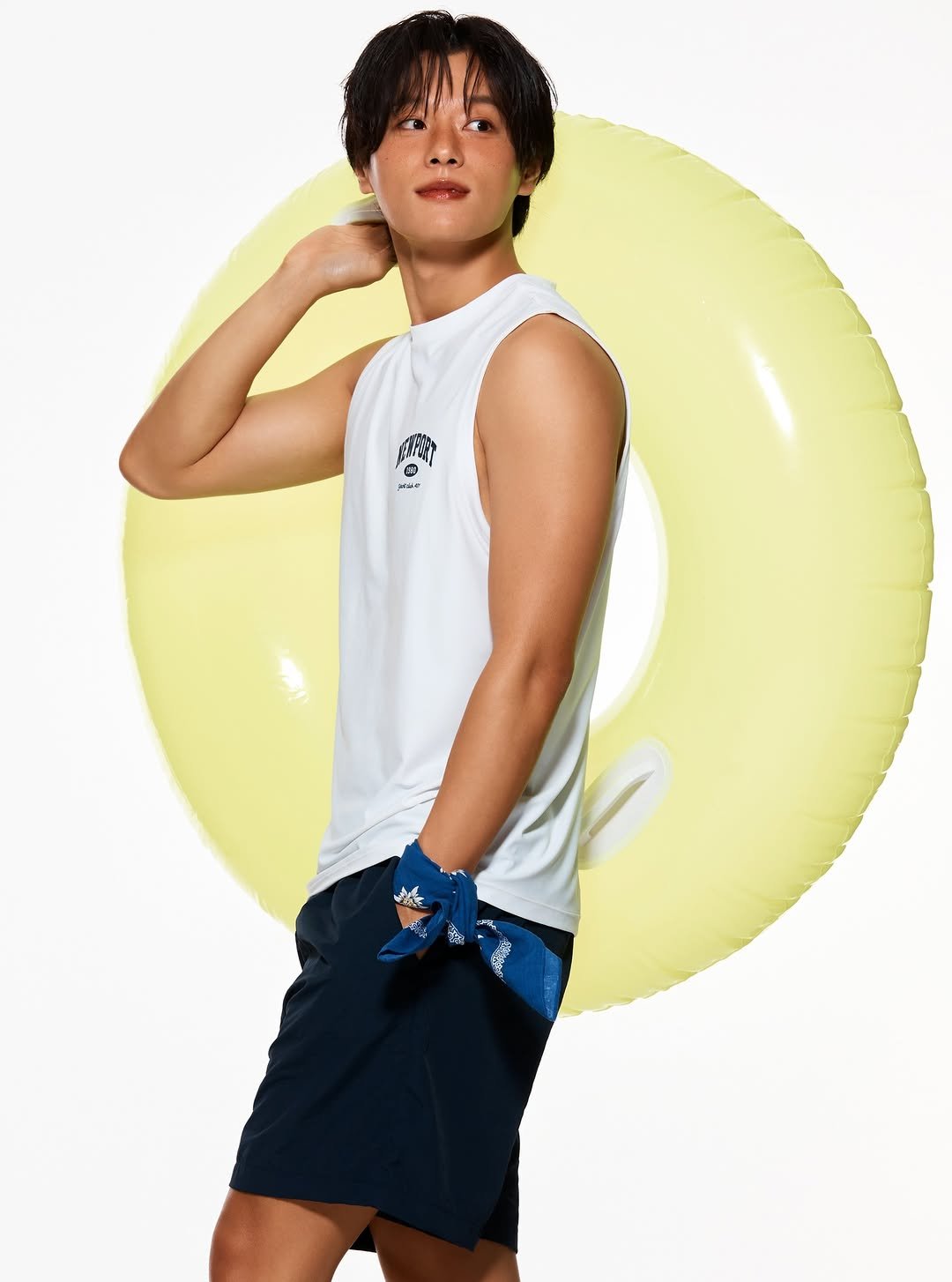 Photo by 스파오 on July 21, 2025. May be an image of 1 person, activewear, beach ball, sportswear, shorts, top and text.