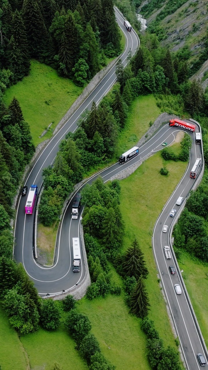 specializedgravity 게시물 이미지: Making our way up the winding road and...