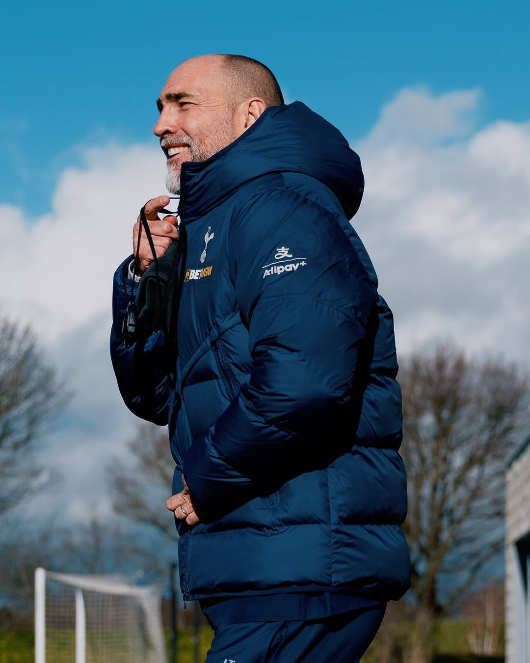 Photo by Tottenham Hotspur on February 16, 2026. May be an image of football, soccer, sports equipment, parka, outdoors, stadium and text that says 'BENGW 支 Mp Alipay*'.