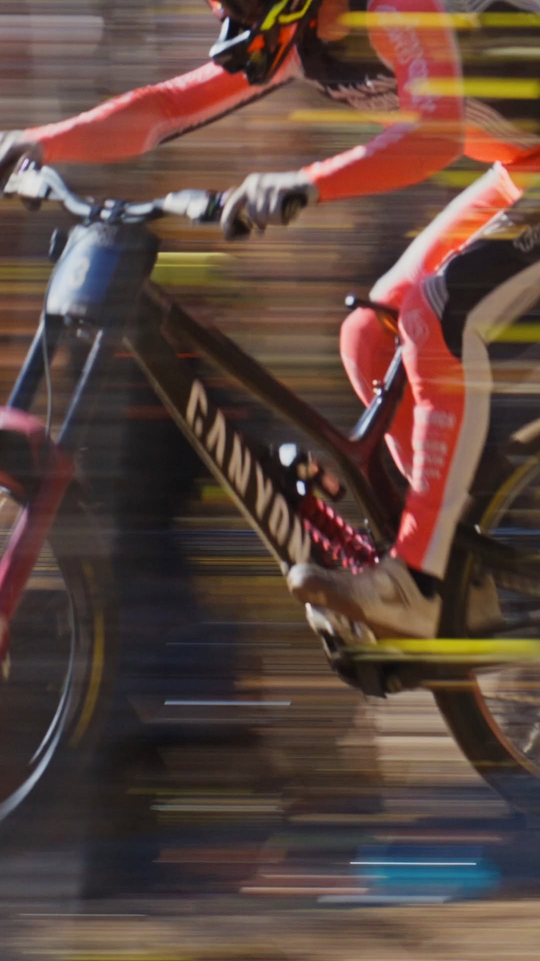 srammtb 게시물 이미지: Rowdy DH terrain throws your bike into the...