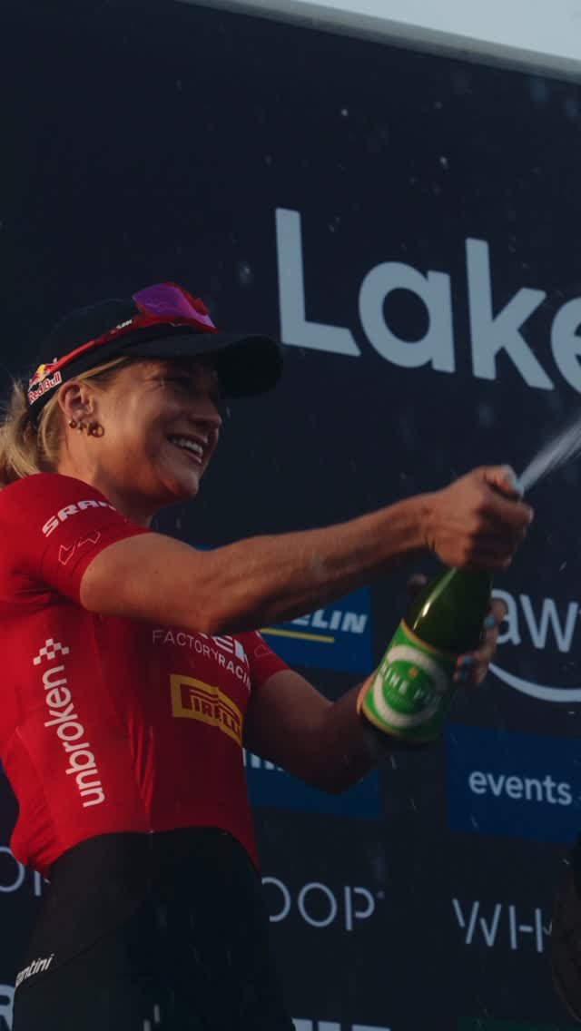 srammtb 게시물 이미지: A year of racing in red 💃🏼 Check out the...