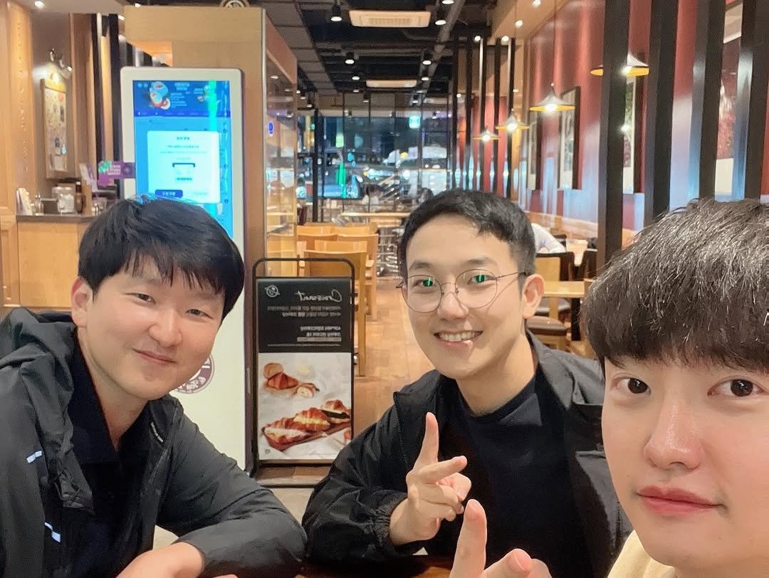 Photo shared by 박세영 on October 17, 2022 tagging @ssebakk, and @phillip__ree.